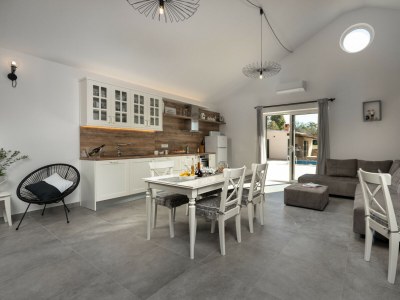 Villa Oliveto with pool - Features photo 21