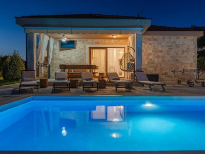 Holiday house Beti with heated pool in Vrsi - Holiday house