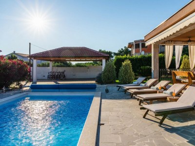 Holiday house Beti with heated pool - Outdoor photo 7