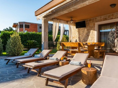 Holiday house Beti with heated pool - Outdoor photo 8