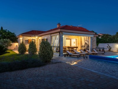 Holiday house Beti with heated pool - Outdoor photo 34