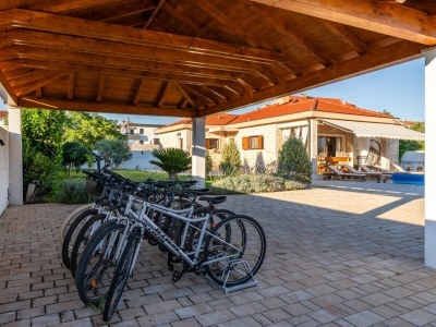 Holiday house Beti with heated pool - Outdoor photo 37