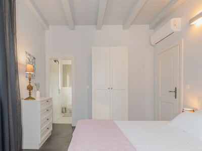 Villa Seafront Villa Adriatica with pool - Features photo 29