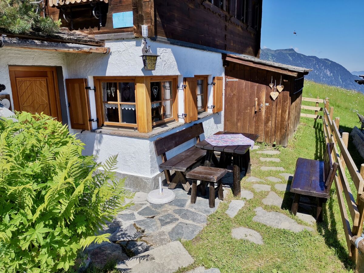 Alpine hut MaisÃ¤ÃŸhÃ¤uschen Garfrescha - Outdoor photo 3