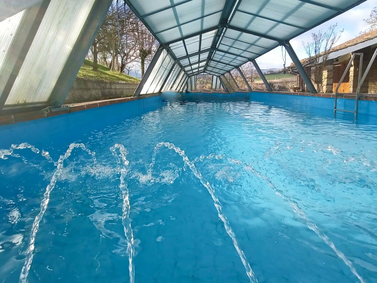 Holiday house Schönes Ferienhaus mit Swimmingpool in der Region Verdicchio - Outdoor photo 3