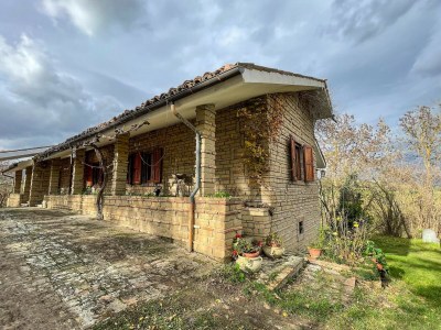 Holiday house Schönes Ferienhaus mit Swimmingpool in der Region Verdicchio - Outdoor photo 6