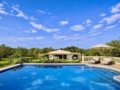 Finca Finca Euba - Watch video | Pool & Garden - Near the Sea in Santa Magalida - Finca