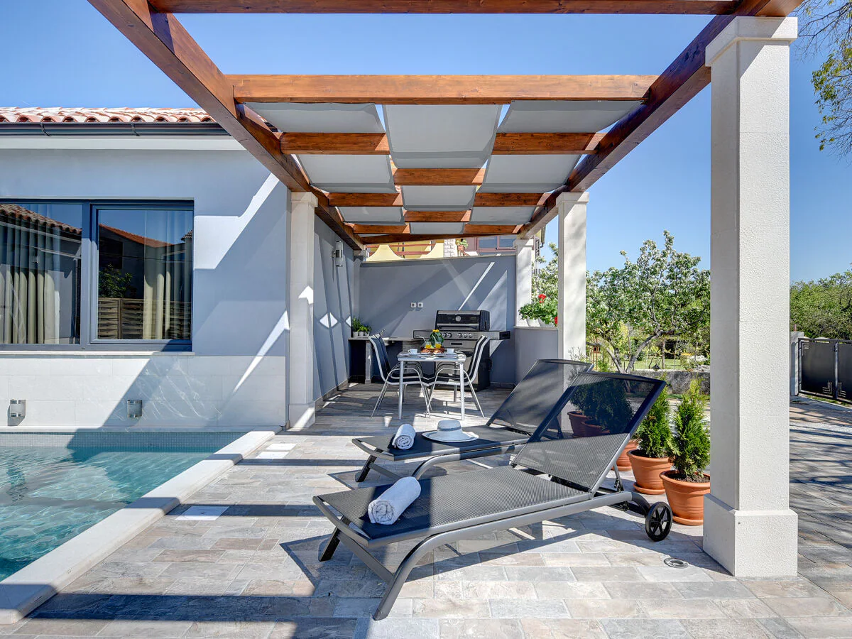 Villa Sunny Home - Outdoor photo 2