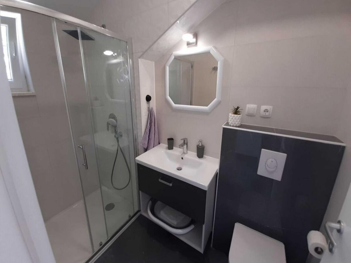 Apartment Apartments Dobrila - One Bedroom Apartment with Terrace and sea view - B1 - Features photo 4