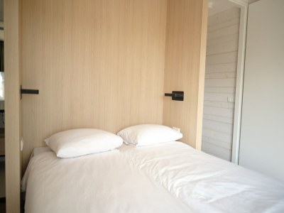 Holiday park Besondere Lodge mit toller Aussicht in Gulpen - Features photo 7