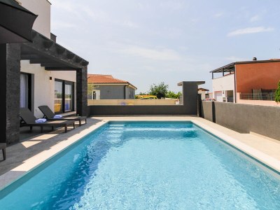 Villa Maeni with private pool - Outdoor photo 2