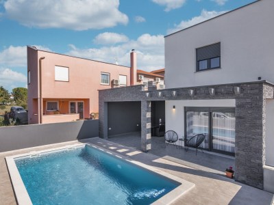 Villa Maeni with private pool - Outdoor photo 4