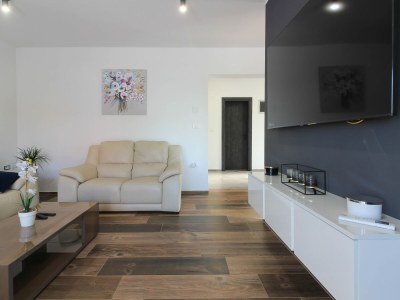 Villa Maeni with private pool - Features photo 10