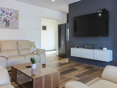 Villa Maeni with private pool - Features photo 11