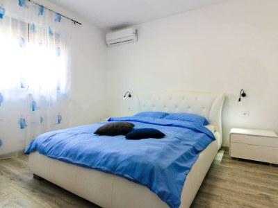 Villa Maeni with private pool - Features photo 16