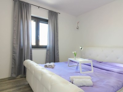 Villa Maeni with private pool - Features photo 30