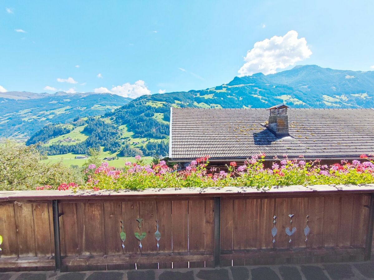 Holiday house Chalet in Hippach near Ski Paradise - Outdoor photo 3