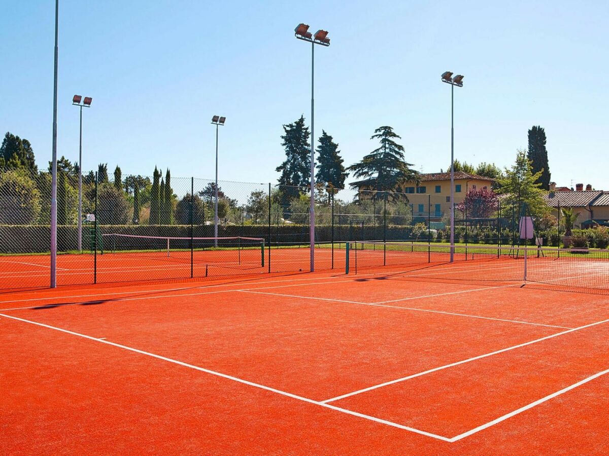 Holiday park Apartment in Vinci with Pool & Wellness - Outdoor photo 2