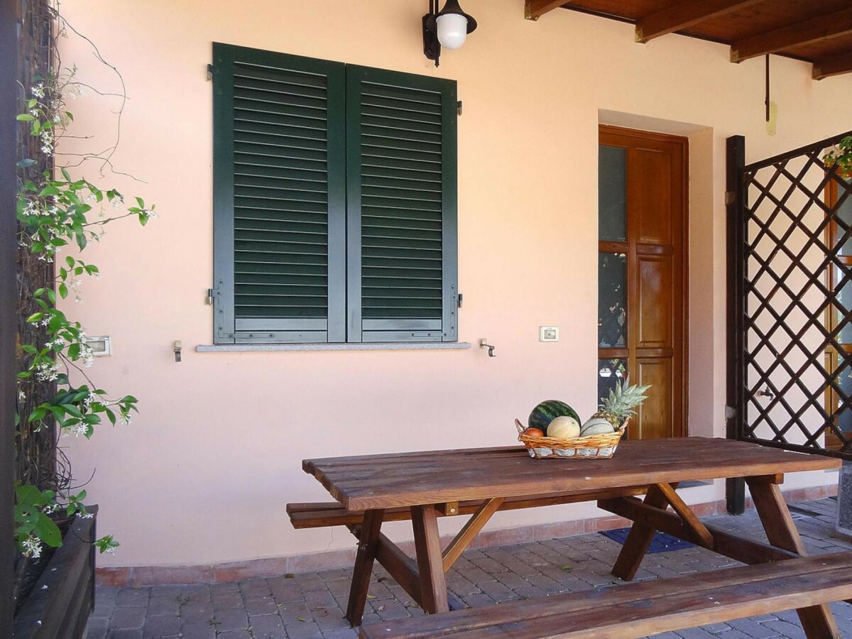 Holiday park Apartment in Vinci with Pool & Wellness - Outdoor photo 4