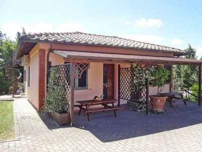 Holiday park Apartment in Vinci with Pool & Wellness - Outdoor photo 5