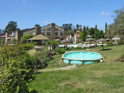 Holiday park Apartment in Vinci with Pool & Wellness - Outdoor photo 6