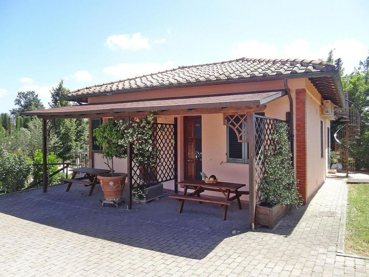 Holiday park Wohnung in Vinci mit Pool & Wellness - Outdoor photo 2