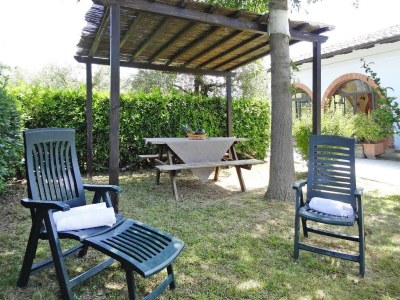 Holiday park Wohnung in Vinci mit Pool & Wellness - Outdoor photo 8