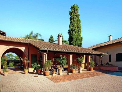 Holiday park Wohnung in Vinci mit Pool & Wellness - Environment photo 14