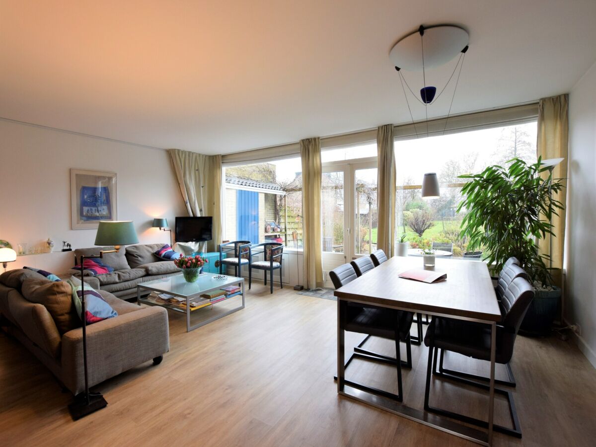 Holiday house Terrassenwohnung mit üppigem Garten