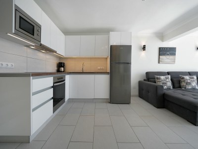 Apartment with terrace, sea view, and heated pool - Features photo 14