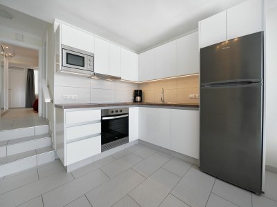 Apartment with terrace, sea view, and heated pool - Features photo 15