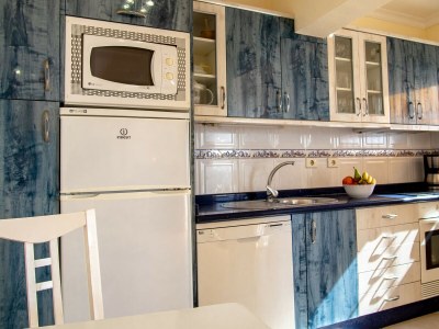 Apartment by the sea with terrace - Features photo 13