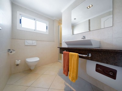 Apartment by the sea with terrace - Features photo 21