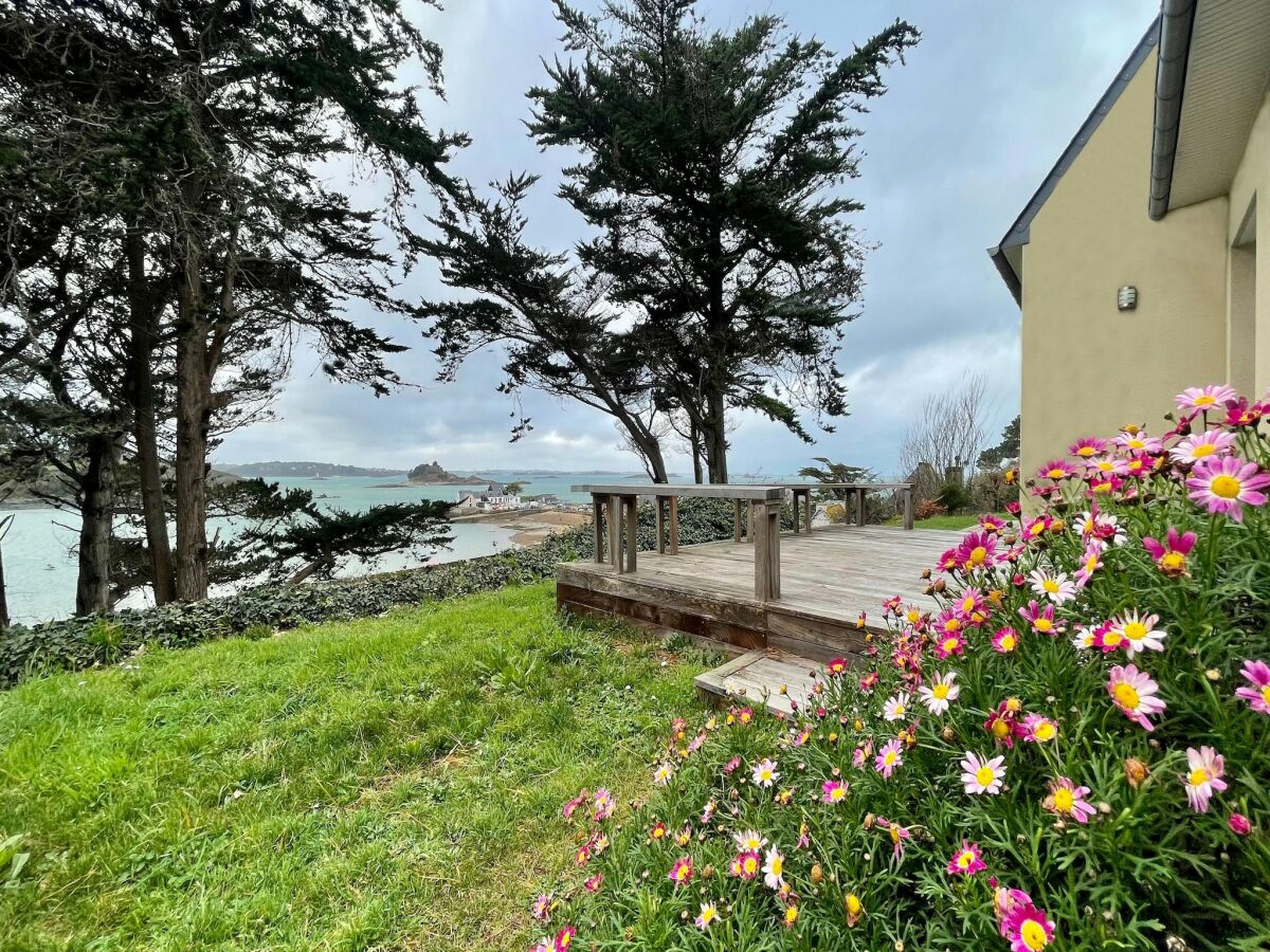 Holiday house Ferienhaus in Terenez mit Meerblick - Outdoor photo 2