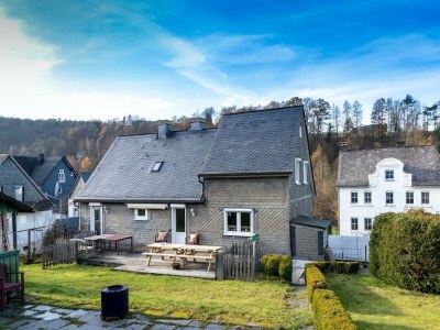 Holiday house Geräumiges Ferienhaus bei Winterberg - Outdoor photo 3