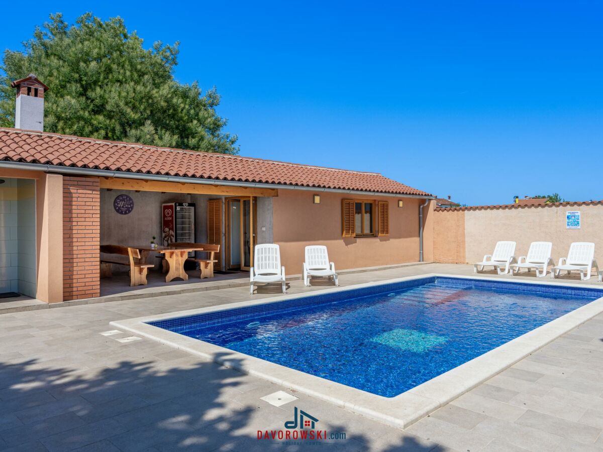 Villa Ena im Pula - Outdoor photo 2