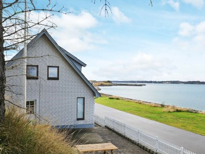 Holiday house Seaside Retreat in Hvalpsund-By Traum - Outdoor photo 9