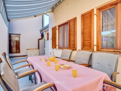 Holiday house MELITA cozy terrace and large garden - Outdoor photo 8