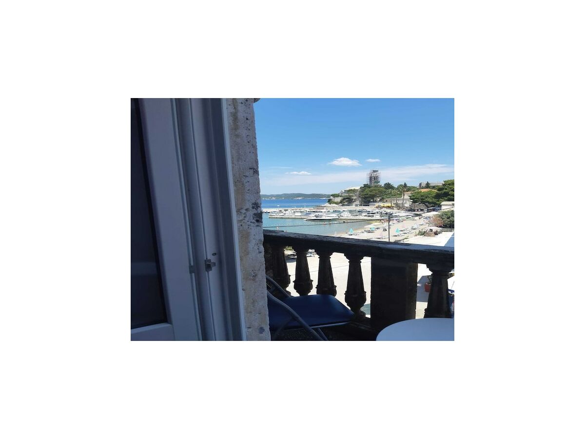 Apartment Rooms Milena - Triple Room with  External Private Bathroom