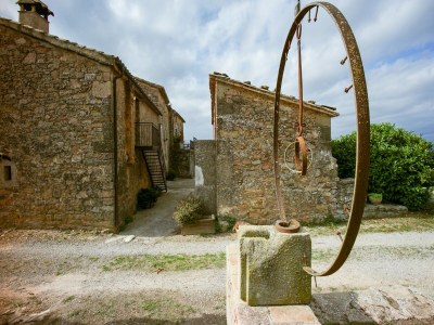 Cottage Mansion in Montmajor with Pool & Forest Nearby - Outdoor photo 8