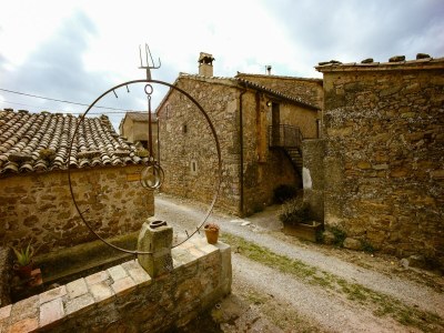 Cottage Mansion in Montmajor with Pool & Forest Nearby - Outdoor photo 11