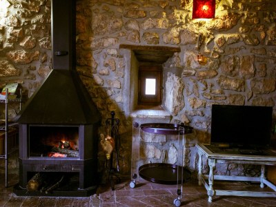 Cottage Mansion in Montmajor with Pool & Forest Nearby - Features photo 22