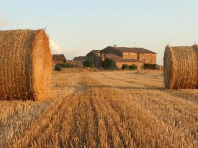 Cottage Mansion in Montmajor with Pool & Forest Nearby - Environment photo 27