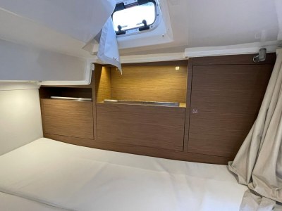 House boat Attractive yacht with roof terrace - Features photo 13