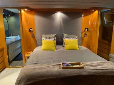 House boat Attractive yacht with roof terrace - Features photo 22