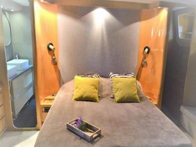 House boat Attractive yacht with roof terrace - Features photo 23