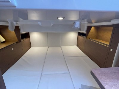 House boat Attractive yacht with roof terrace - Features photo 26