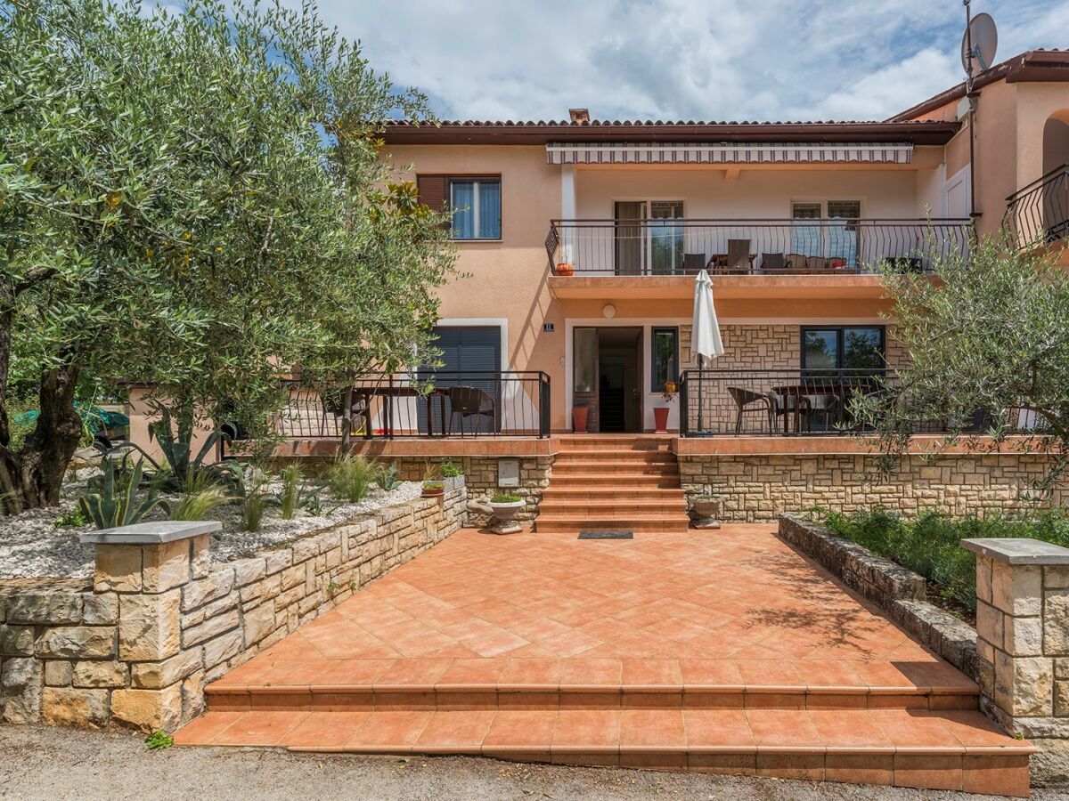 Apartment Apartments Zrnic in Center of Porec - Apartment Zrnic IV with City View - Outdoor photo 4