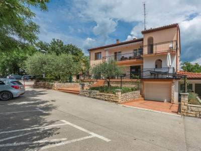 Apartment Apartments Zrnic in Center of Porec - Apartment Zrnic IV with City View - Outdoor photo 2