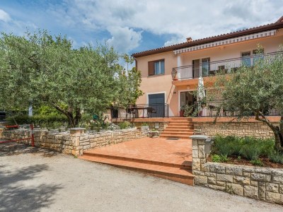 Apartment Apartments Zrnic in Center of Porec - Apartment Zrnic IV with City View - Outdoor photo 3